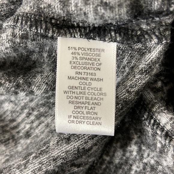 Cable & Gauge Cozy Heather Black Knit Hooded Pullover - Picture 12 of 16